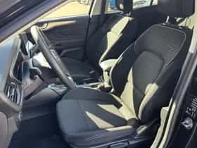 Ford Focus (2023) thumbnail 16