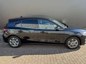 Ford Focus (2023) thumbnail 4
