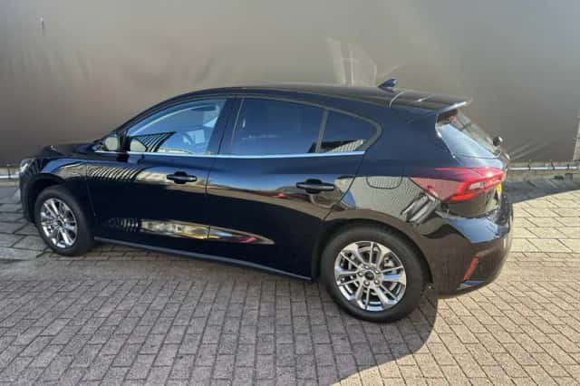 Ford Focus (2023) thumbnail 5
