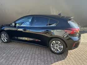 Ford Focus (2023) thumbnail 5