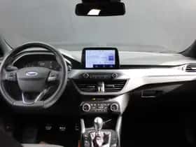 Ford Focus (2022) thumbnail 3