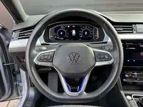 Volkswagen Passat (2023) thumbnail 11