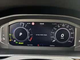 Volkswagen Passat (2023) thumbnail 12
