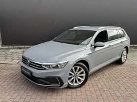 Volkswagen Passat (2023) thumbnail 24