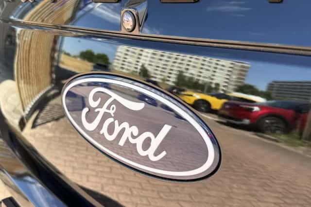 Ford Explorer (2025) thumbnail 3