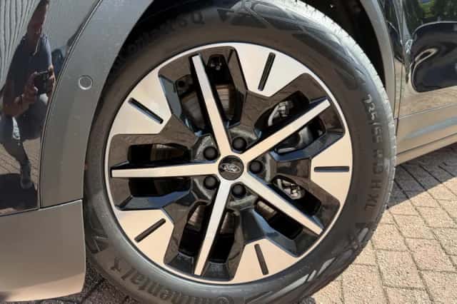 Ford Explorer (2025) thumbnail 5