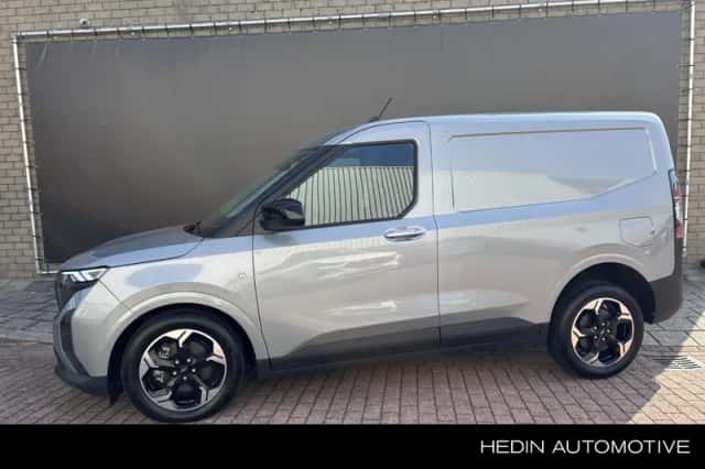 Ford E-Transit Courier (2025) thumbnail 1