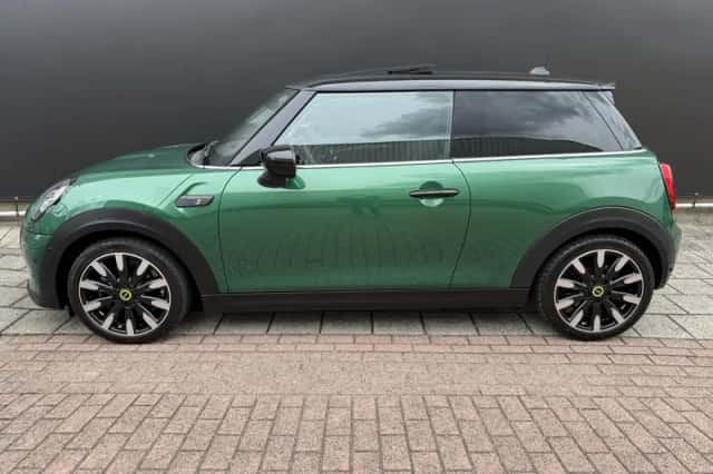 MINI Electric (2021) thumbnail 2