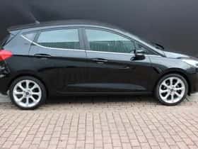 Ford Fiesta (2017) thumbnail 2