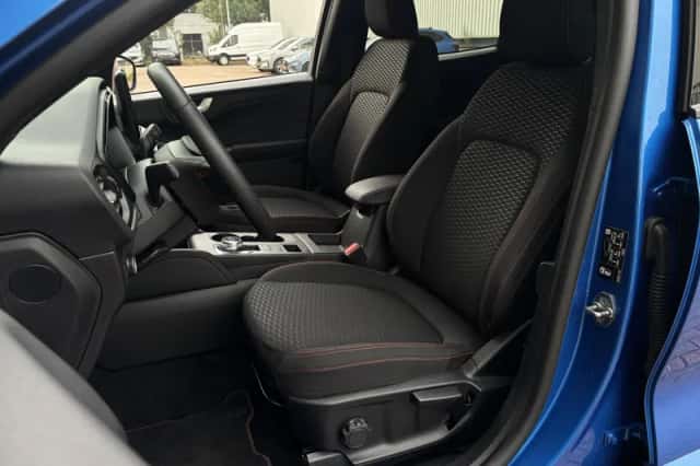 Ford Kuga (2025) thumbnail 6