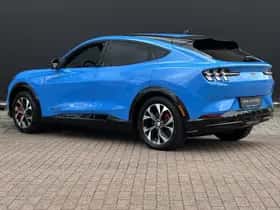 Ford Mustang Mach-E (2025) thumbnail 4