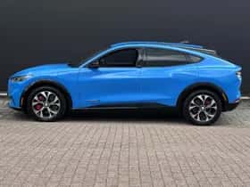 Ford Mustang Mach-E (2025) thumbnail 7