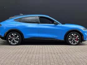 Ford Mustang Mach-E (2025) thumbnail 8