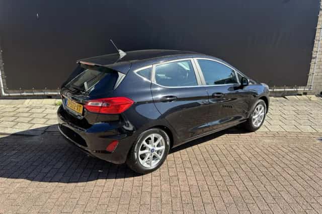 Ford Fiesta (2020) thumbnail 2