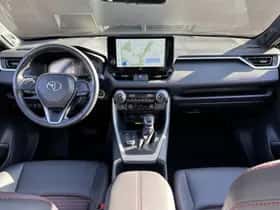 Toyota RAV4 (2024) thumbnail 3