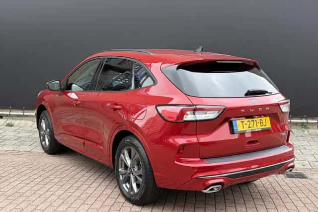 Ford Kuga (2023) thumbnail 5