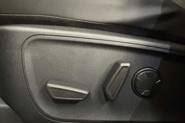 Ford Kuga (2024) thumbnail 5