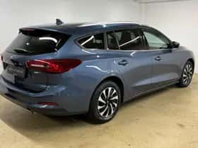 Ford Focus (2022) thumbnail 2