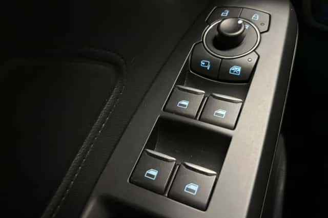 Ford Focus (2022) thumbnail 10