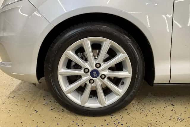 Ford B-Max (2017) thumbnail 5