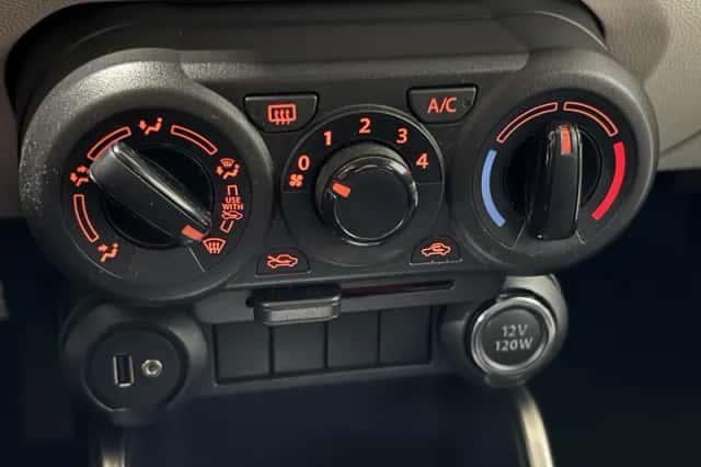 Suzuki Ignis (2017) thumbnail 11