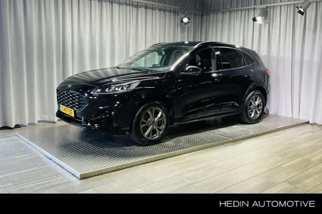 Ford Kuga (2023) thumbnail 1
