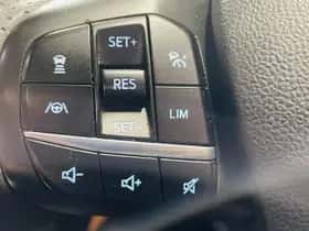 Ford Kuga (2023) thumbnail 15