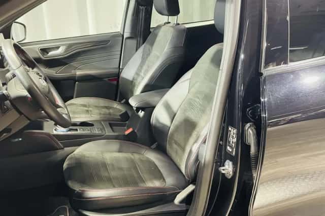 Ford Kuga (2023) thumbnail 17