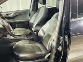Ford Kuga (2023) thumbnail 17
