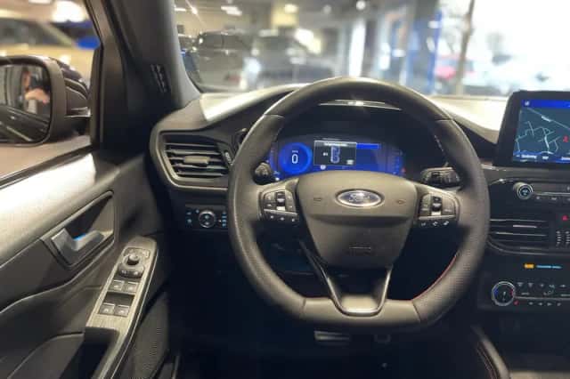 Ford Kuga (2023) thumbnail 31
