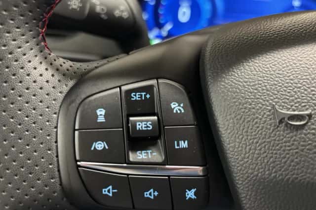 Ford Kuga (2023) thumbnail 21