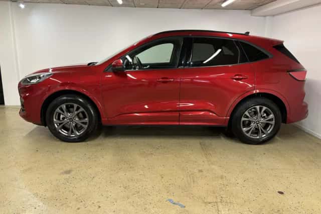 Ford Kuga (2023) thumbnail 5