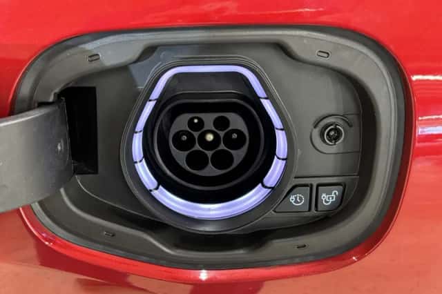 Ford Kuga (2023) thumbnail 7