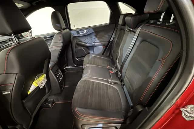 Ford Kuga (2023) thumbnail 10