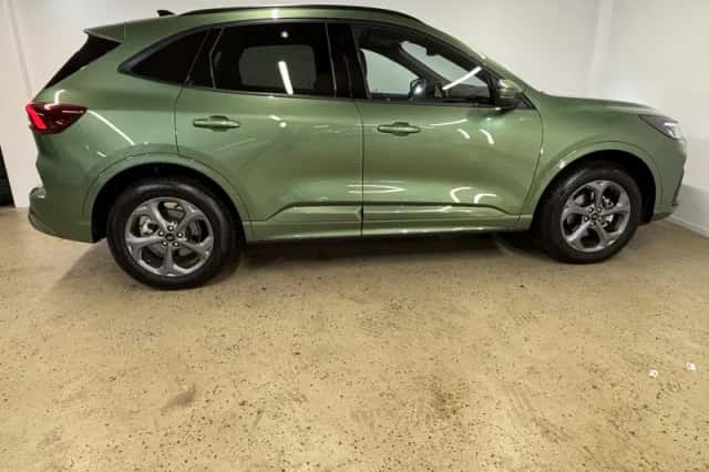 Ford Kuga (2025) thumbnail 4