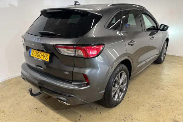 Ford Kuga (2024) thumbnail 2
