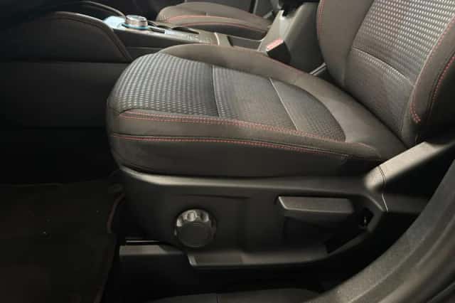 Ford Kuga (2024) thumbnail 16