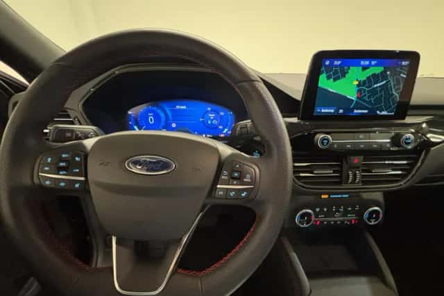 Ford Kuga (2024) thumbnail 3
