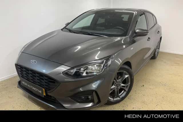 Ford Focus (2018) thumbnail 1