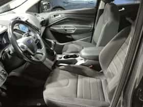 Ford Kuga (2016) thumbnail 2
