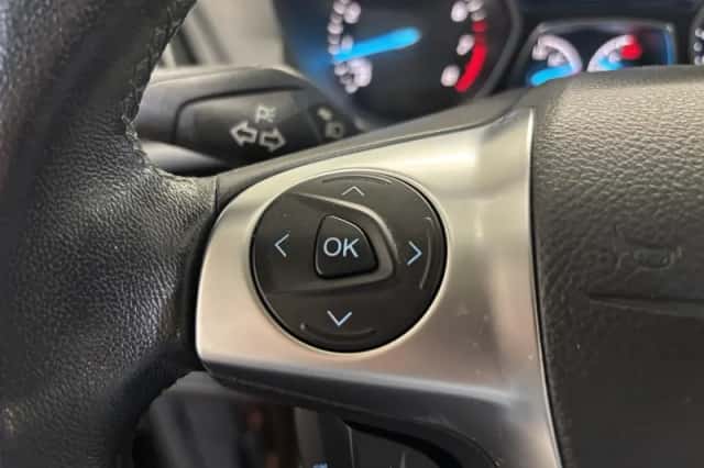 Ford Kuga (2016) thumbnail 12
