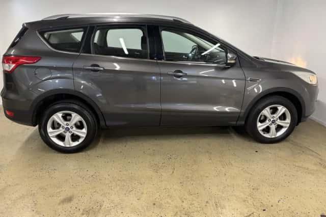 Ford Kuga (2016) thumbnail 13