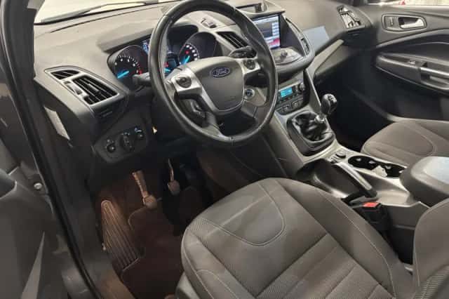 Ford Kuga (2016) thumbnail 15