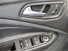 Ford Kuga (2016) thumbnail 17
