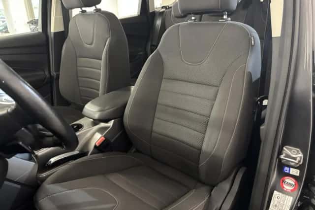 Ford Kuga (2016) thumbnail 18