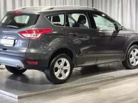 Ford Kuga (2016) thumbnail 5
