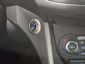Ford Kuga (2016) thumbnail 9