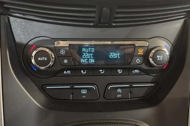 Ford Kuga (2016) thumbnail 10