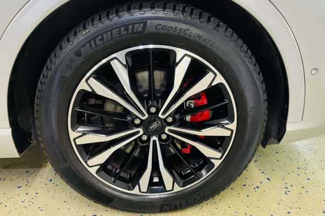 Ford Kuga (2020) thumbnail 5