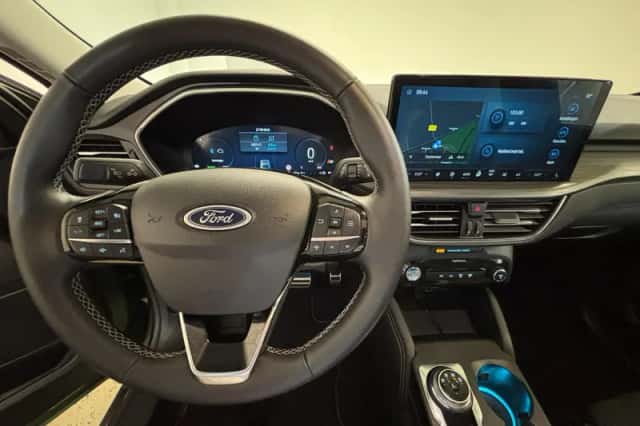 Ford Kuga (2025) thumbnail 3